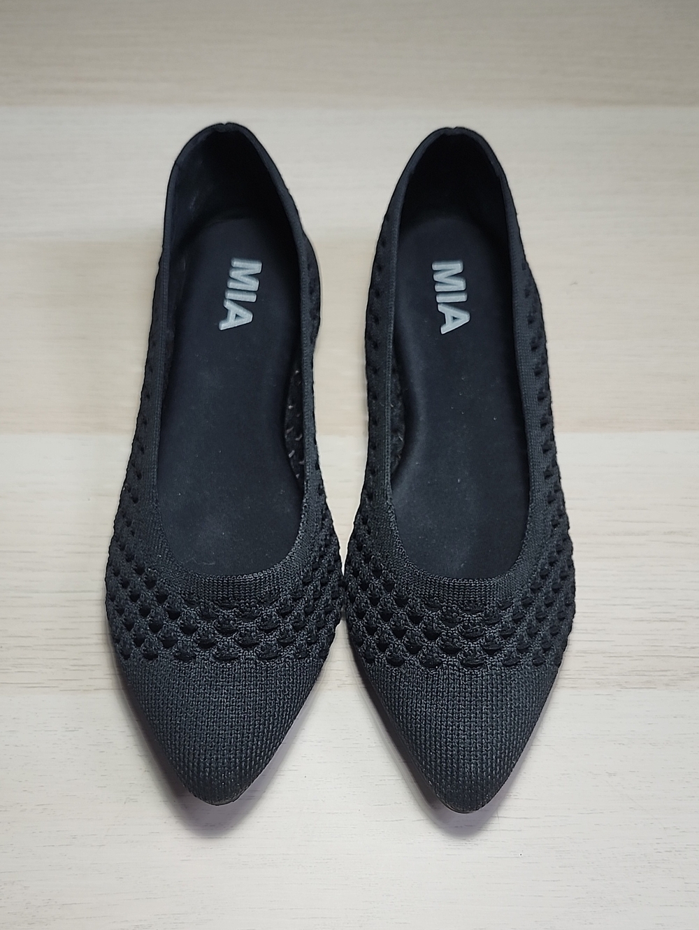 MIA Ann-c Black Knit Pointed toe Ballet Flats